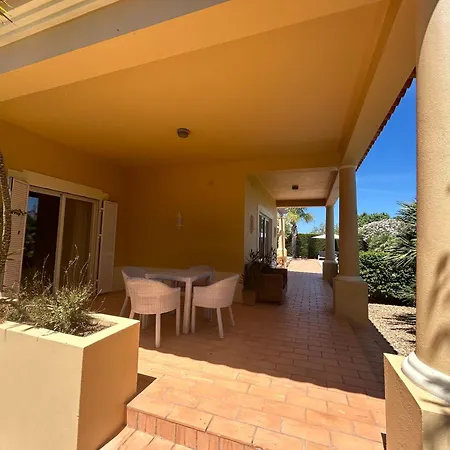 Perfect Golf & For 8 People Estombar