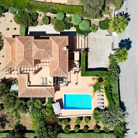 Perfect Golf & For 8 People Estombar