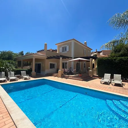 Perfect Golf & For 8 People Villa Estômbar