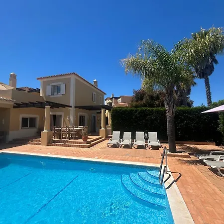 Villa Perfect Golf & For 8 People Estômbar